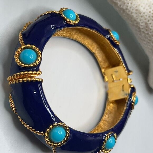 Kenneth Jay Lane Gold Lapis Turquoise Hinged Bangle - Picture 11 of 13